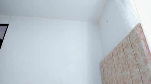 Snapshot of lizziemontana2 chatting on 05-29-26, 09:24 online show from 05-29-26, 09:24