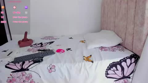 Snapshot of lizziemontana2 chatting on 07-01-26, 07:24 online show from 07-01-26, 07:24
