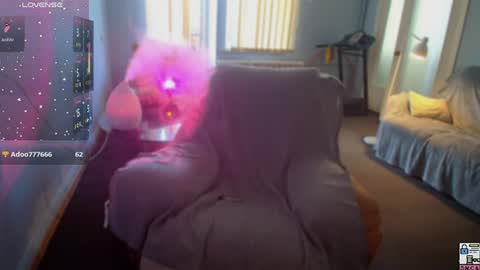 Snapshot of lizzycumm chatting on 06-17-26, 07:11 lizzycumm online show from 06-17-26, 07:11