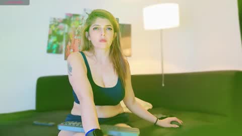 Snapshot of lizzymontana chatting on 03-02-25, 04:07 Liz online show from 03-02-25, 04:07