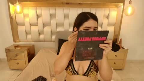 LIZZY RAVEN online show from 07-01-26, 11:45