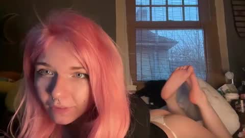 Snapshot of lizzyylovesick chatting on 02-19-25, 05:06 lizzybunny online show from 02-19-25, 05:06