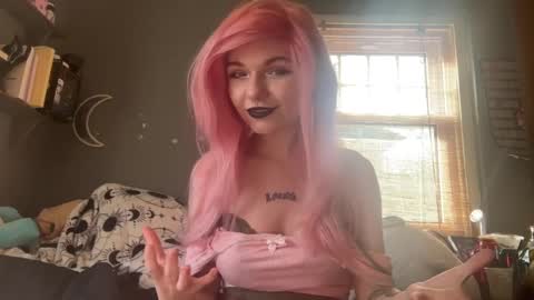 Snapshot of lizzyylovesick chatting on 03-01-25, 02:02 lizzybunny online show from 03-01-25, 02:02