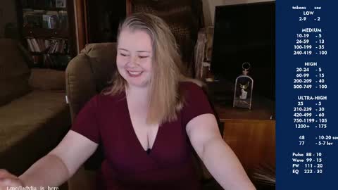 Lia online show from 04-12-26, 07:52