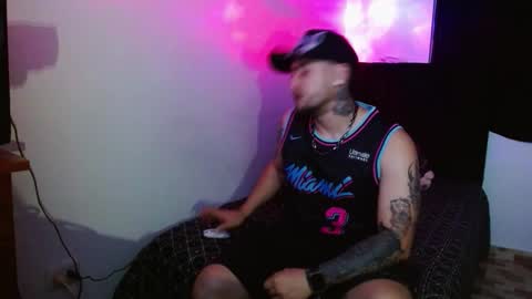 lliamm 2 online show from 11-17-25, 08:09