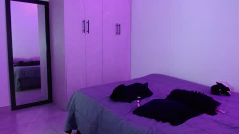 lliamm 2 online show from 04-12-26, 06:07