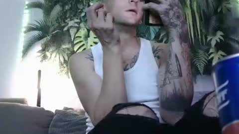 Snapshot of lll4lexlll chatting on 09-11-25, 11:27 lll4lexlll online show from 09-11-25, 11:27