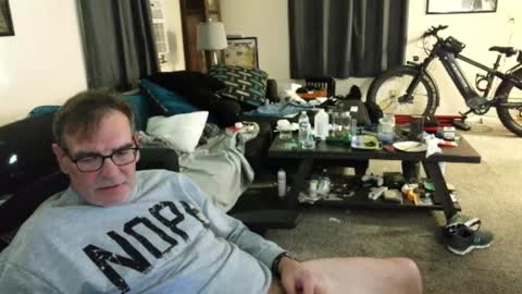 Snapshot of lngdickdaddy chatting on 10-24-25, 01:13 LongDick Daddy online show from 10-24-25, 01:13