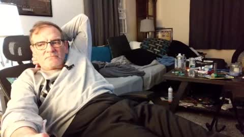 Snapshot of lngdickdaddy chatting on 10-26-25, 12:38 LongDick Daddy online show from 10-26-25, 12:38