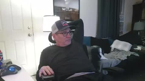 Snapshot of lngdickdaddy chatting on 11-05-25, 02:00 LongDick Daddy online show from 11-05-25, 02:00