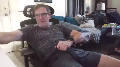 Snapshot of lngdickdaddy chatting on 11-06-25, 09:59 LongDick Daddy online show from 11-06-25, 09:59