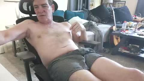 Snapshot of lngdickdaddy chatting on 11-08-25, 01:44 LongDick Daddy online show from 11-08-25, 01:44