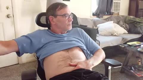 Snapshot of lngdickdaddy chatting on 12-21-25, 05:53 LongDick Daddy online show from 12-21-25, 05:53