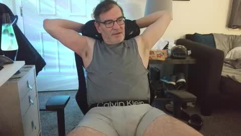 Snapshot of lngdickdaddy chatting on 02-01-26, 01:04 LongDick Daddy online show from 02-01-26, 01:04