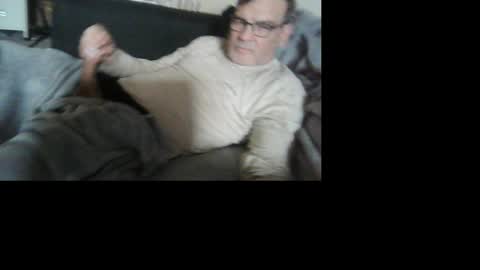 Snapshot of lngdickdaddy chatting on 04-06-26, 02:40 LongDick Daddy online show from 04-06-26, 02:40