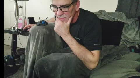 Snapshot of lngdickdaddy chatting on 05-14-26, 07:04 LongDick Daddy online show from 05-14-26, 07:04