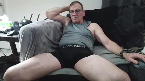Snapshot of lngdickdaddy chatting on 05-24-26, 01:10 LongDick Daddy online show from 05-24-26, 01:10