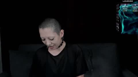 Snapshot of lnxmst chatting on 10-11-25, 09:35 Lynx Mist online show from 10-11-25, 09:35