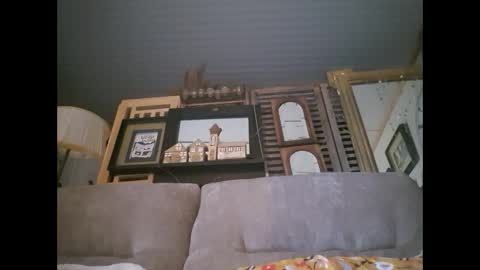 Snapshot of lo82 chatting on 02-10-26, 01:37 Lo82 online show from 02-10-26, 01:37