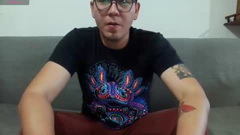 Snapshot of lobomx19 chatting on 06-15-26, 11:51 Lobo online show from 06-15-26, 11:51