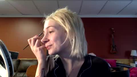 Divine Diva online show from 01-18-26, 07:50