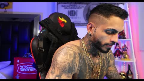 logan_hugh8 online show from 12-21-24, 01:32