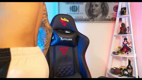 logan_hugh8 online show from 02-22-25, 05:57