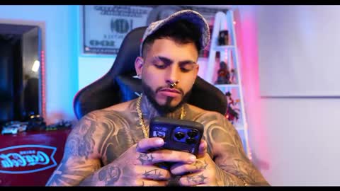 logan_hugh8 online show from 03-02-25, 09:31