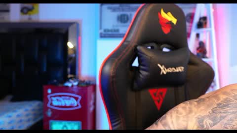 logan_hugh8 online show from 03-03-25, 06:12