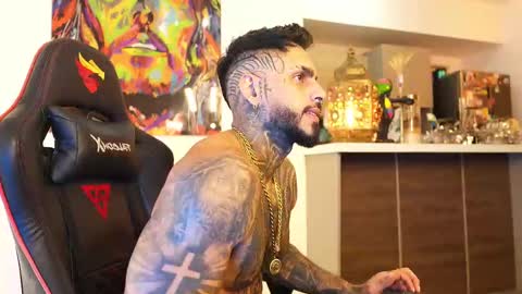 logan_hugh8 online show from 10-02-25, 01:40