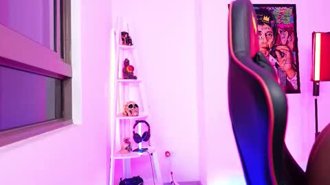 logan_hugh8 online show from 10-18-25, 03:09