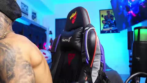 logan_hugh8 online show from 02-25-26, 01:15