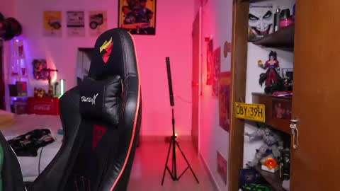 logan_hugh8 online show from 04-03-26, 09:07