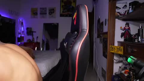 logan_hugh8 online show from 04-19-26, 12:00