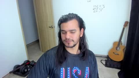 Snapshot of loganhot22 chatting on 05-12-26, 06:32 Logan online show from 05-12-26, 06:32