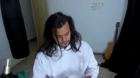 Snapshot of loganhot22 chatting on 06-01-26, 04:14 Logan online show from 06-01-26, 04:14