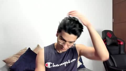 Snapshot of logannick chatting on 11-24-25, 08:25 Logan online show from 11-24-25, 08:25