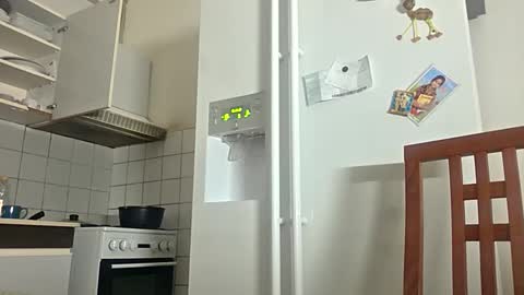 Snapshot of logitech0000 chatting on 10-04-25, 02:31 logitech0000 online show from 10-04-25, 02:31