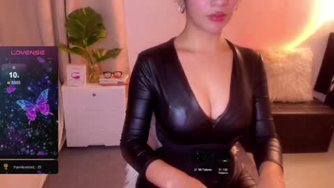 Mistress L online show from 05-13-26, 08:27