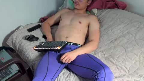 Snapshot of loitonon chatting on 10-27-25, 12:36 WindMaster whole online show from 10-27-25, 12:36