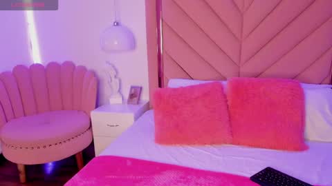 Lola online show from 06-10-26, 03:07