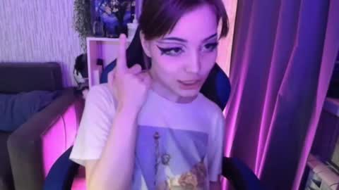 lola online show from 12-18-24, 11:08