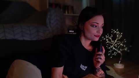 lola online show from 02-06-26, 07:23