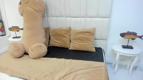 Lola  online show from 10-12-25, 07:24