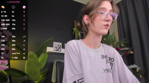 Snapshot of lola_missy chatting on 01-01-25, 06:38 Lola online show from 01-01-25, 06:38