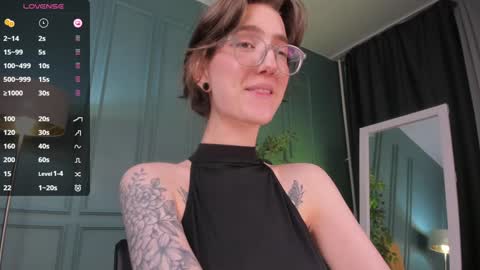 Snapshot of lola_missy chatting on 01-26-25, 05:45 Lola online show from 01-26-25, 05:45