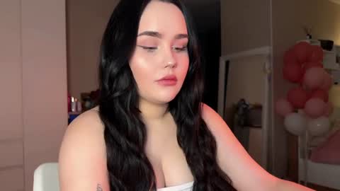 lola_razee online show from 08-02-26, 07:01
