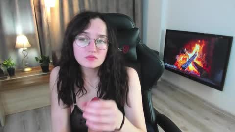 Lola online show from 12-02-24, 10:23