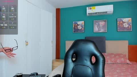 lola_sweeet18 online show from 05-30-26, 10:34