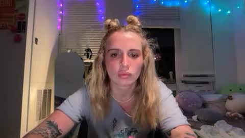 lolaa555 online show from 07-23-26, 06:55